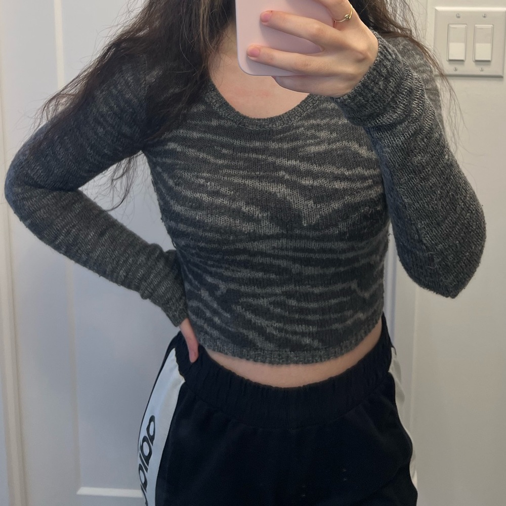 KNIT LONG SLEEVE CROP TOP